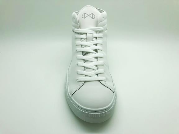 Sneakers Sleek White & Reflective 4