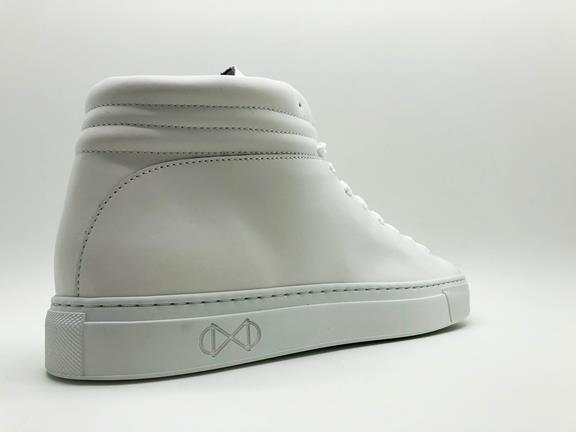 Sneakers Sleek White & Reflective 5