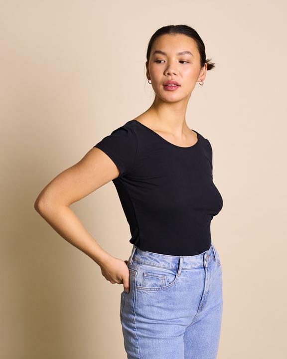 T-Shirt Ballerina AloÃ« Zacht Zwart from Shop Like You Give a Damn