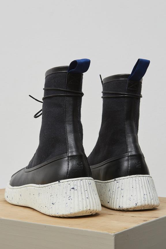 Fulham Duck Boots Zwart/Spikkels from Shop Like You Give a Damn