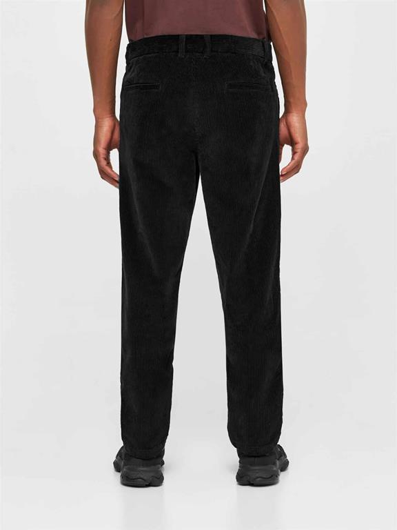 Chinobroek Chuck Regular 8-Wales Corduroy Zwart from Shop Like You Give a Damn