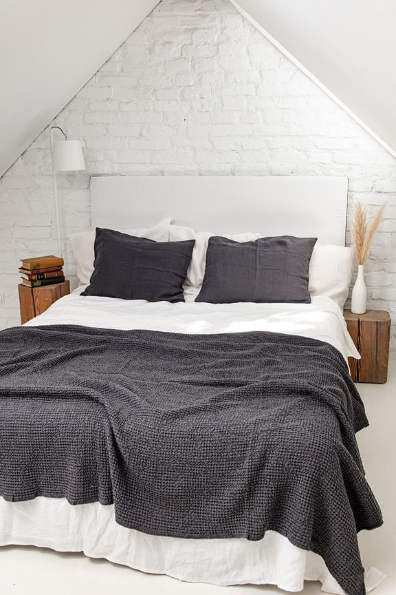 Linen Waffle Bed Throw Charcoal 3