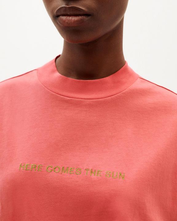 T-Shirt Here Comes The Sun Pink from Shop Like You Give a Damn