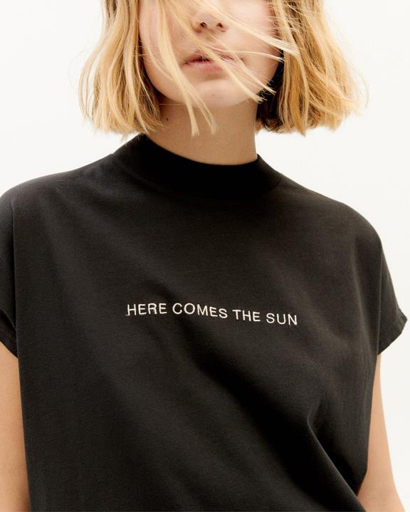 T-Shirt Here Comes The Sun Black from Shop Like You Give a Damn