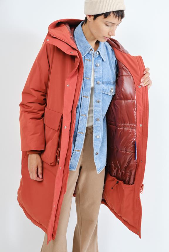 Mount Pearl Utility Parka Vurig Rood from Shop Like You Give a Damn