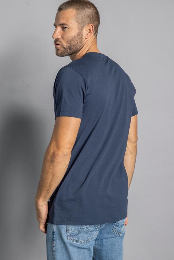 T-Shirt Premium Blank Slim Saphirblauw 4