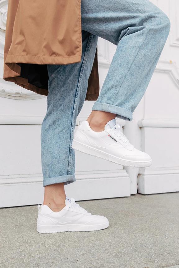 Sneakers Ux-68 White from Shop Like You Give a Damn