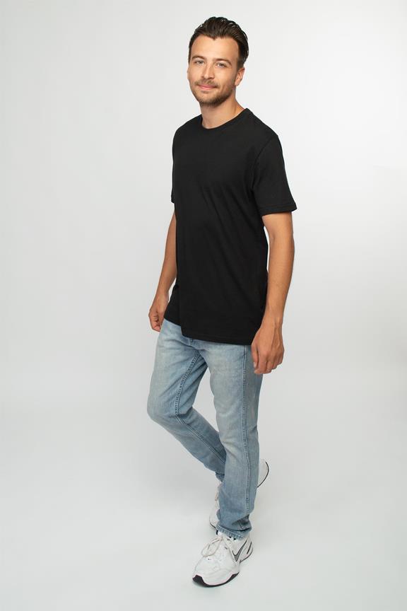 T-Shirt Basic Schwarz 2