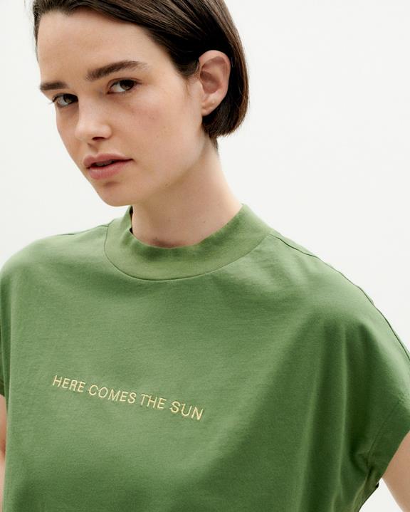 T-Shirt Here Comes The Sun Green from Shop Like You Give a Damn