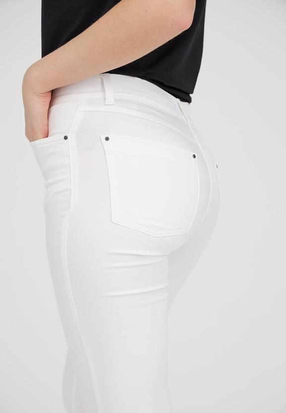 Broek Laura Slim Middellang Wit from Shop Like You Give a Damn