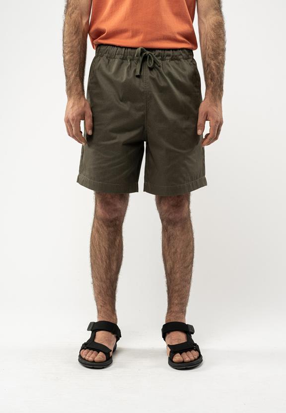 Shorts Met Elastische Tailleband Mohit Donkergroen via Shop Like You Give a Damn
