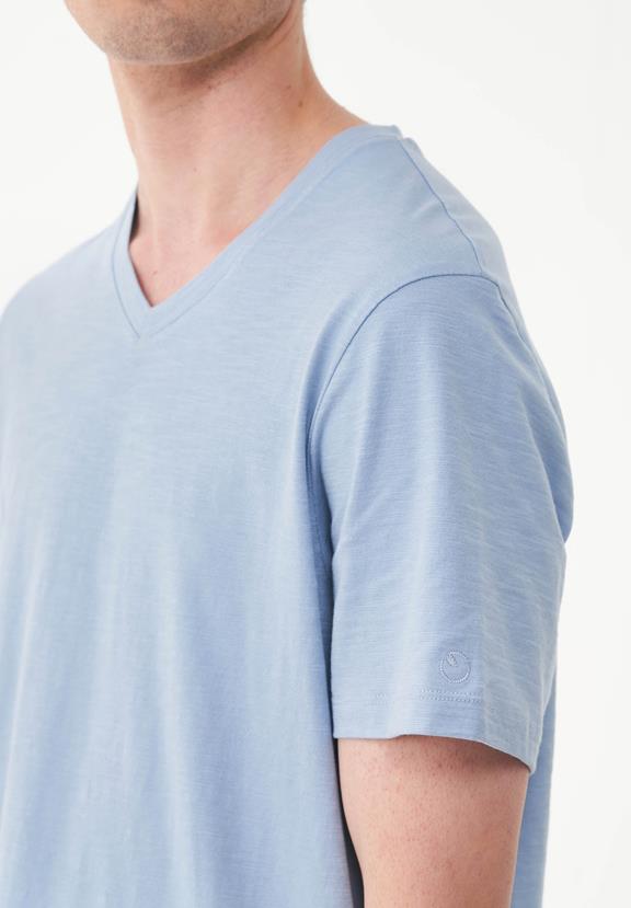 T-Shirt Basic V-Neck Ice Blue from Shop Like You Give a Damn