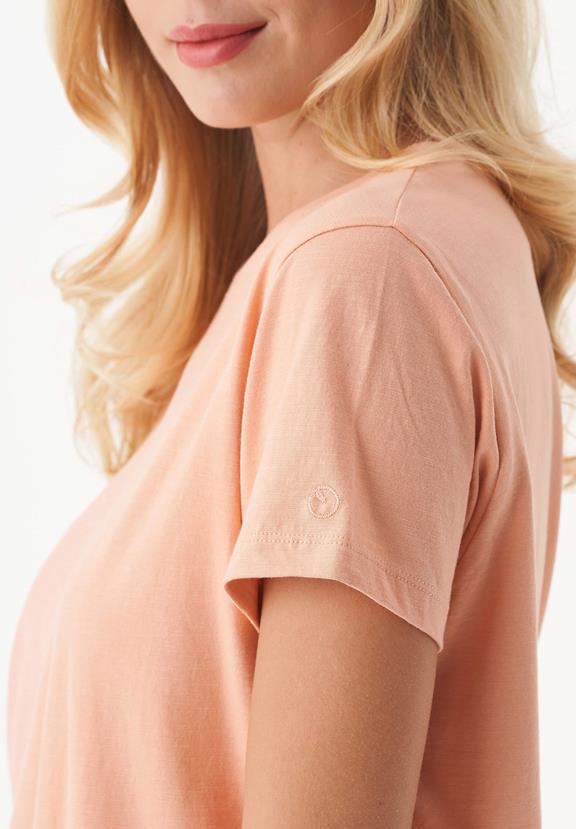 T-Shirt Basic Peach from Shop Like You Give a Damn