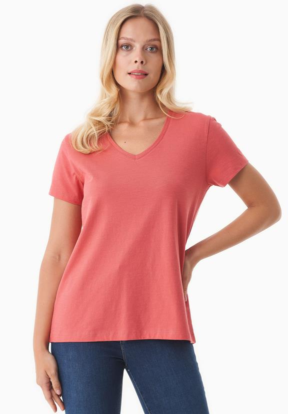 T-Shirt Basic V-Neck Radiant Red via Shop Like You Give a Damn