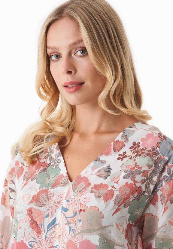 Voile Blouse Met Bloemmotief from Shop Like You Give a Damn