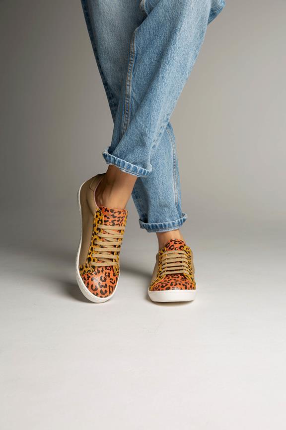 Sneakers Leo Luipaardprint Oranje & Bruin from Shop Like You Give a Damn