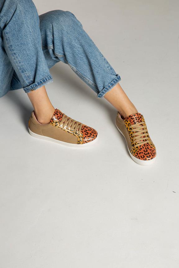 Sneakers Leo Luipaardprint Oranje & Bruin from Shop Like You Give a Damn