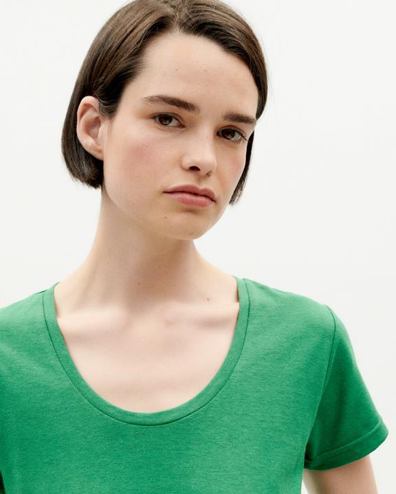 T-Shirt Regina Hennep Groen from Shop Like You Give a Damn