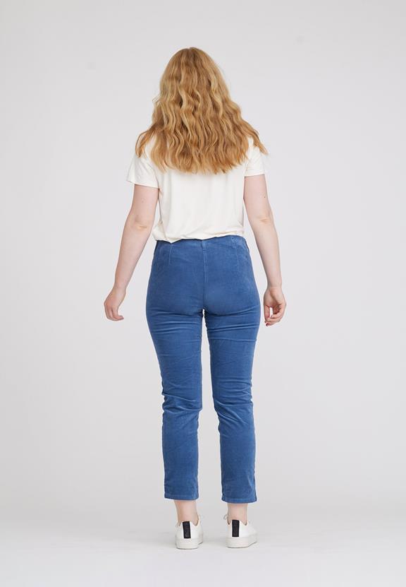 Broek Kelly Regular Corduroy Korte Lengte Nordic Blauw from Shop Like You Give a Damn