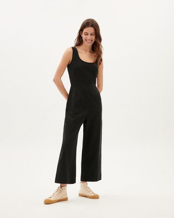Jumpsuit Rafflesia Zwart via Shop Like You Give a Damn