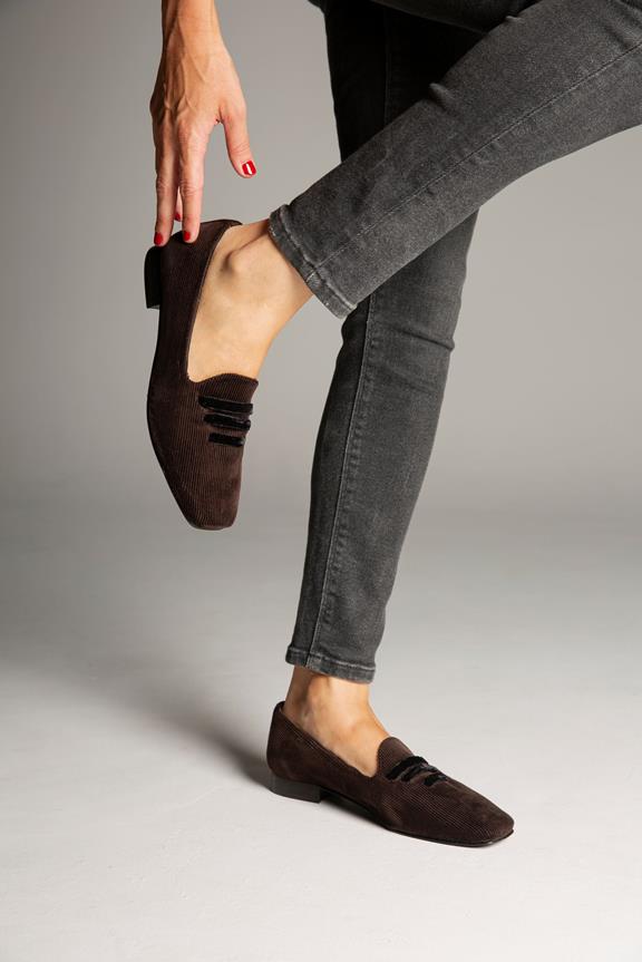 Loafers Corduroy Bruin from Shop Like You Give a Damn