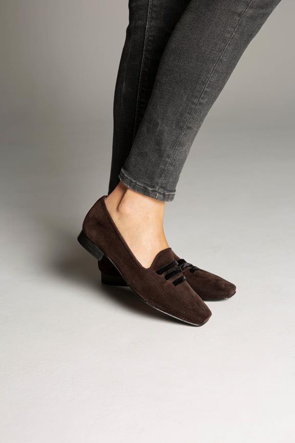 Loafers Corduroy Bruin from Shop Like You Give a Damn