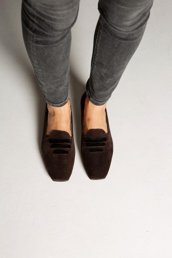 Loafers Corduroy Bruin from Shop Like You Give a Damn