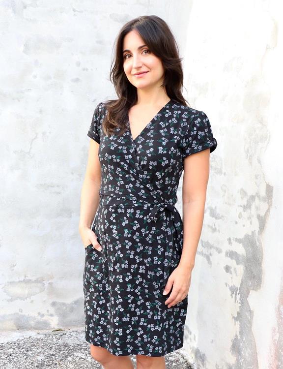 Brandy Melville Blue Floral Wrap Dress Wrap Dress Midnight Blooms Floral Black Brandy Melville Blue Floral Wrap Dress Wrap Dress Midnight Blooms Floral Black