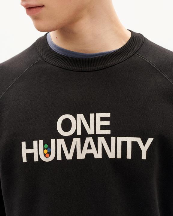 Sweatshirt One Humanity Zwart from Shop Like You Give a Damn