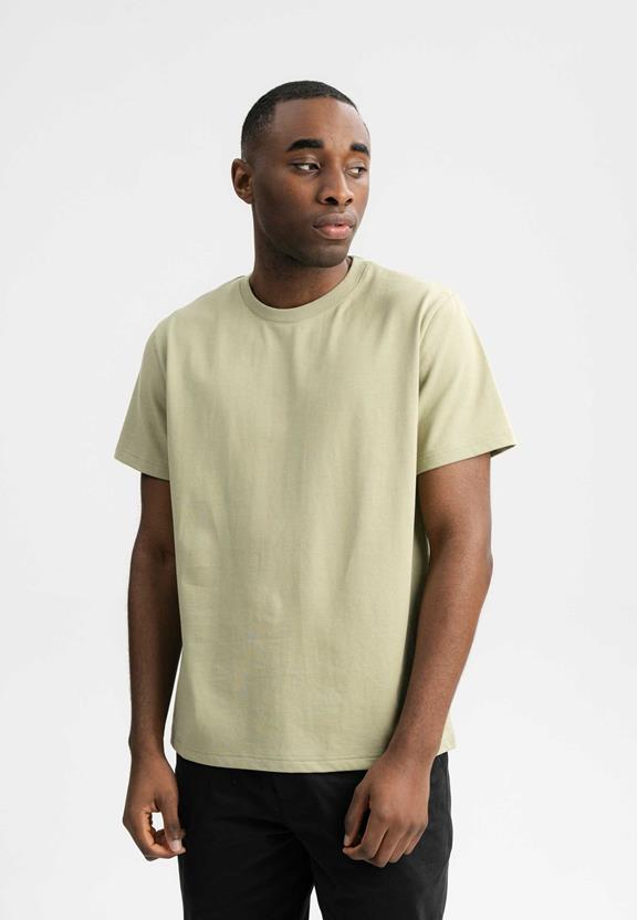 T-Shirt Heavy Pravin Tea Leaf Light Green via Shop Like You Give a Damn