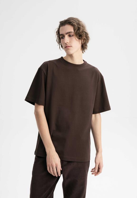 T-Shirt Oversized Bhajan Dark Brown from Shop Like You Give a Damn