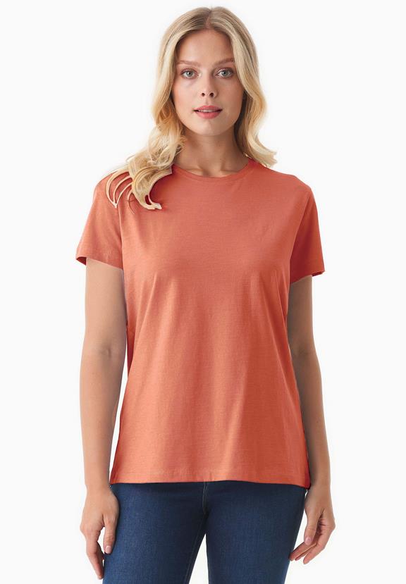 T-Shirt Basic Donker Oranje via Shop Like You Give a Damn