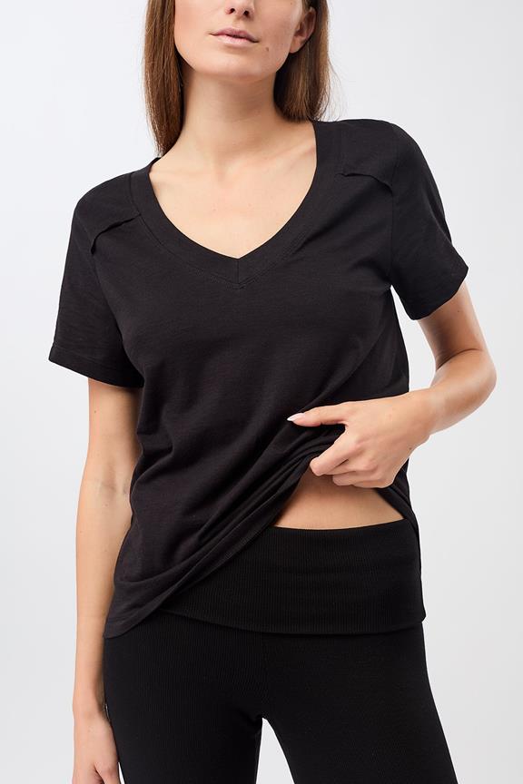 T-Shirt The New V-Neck Black from Shop Like You Give a Damn