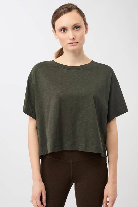 T-Shirt Boxy Jungle Olive Green via Shop Like You Give a Damn