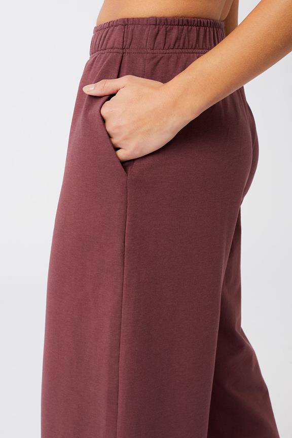 Broek Cropped Wide Leg Ruby Donkerrood from Shop Like You Give a Damn