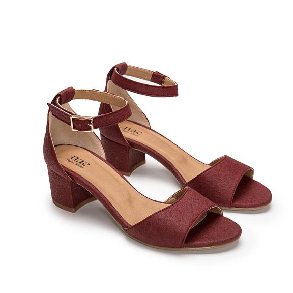 Sandalen Cora Pinatex Rood from Shop Like You Give a Damn