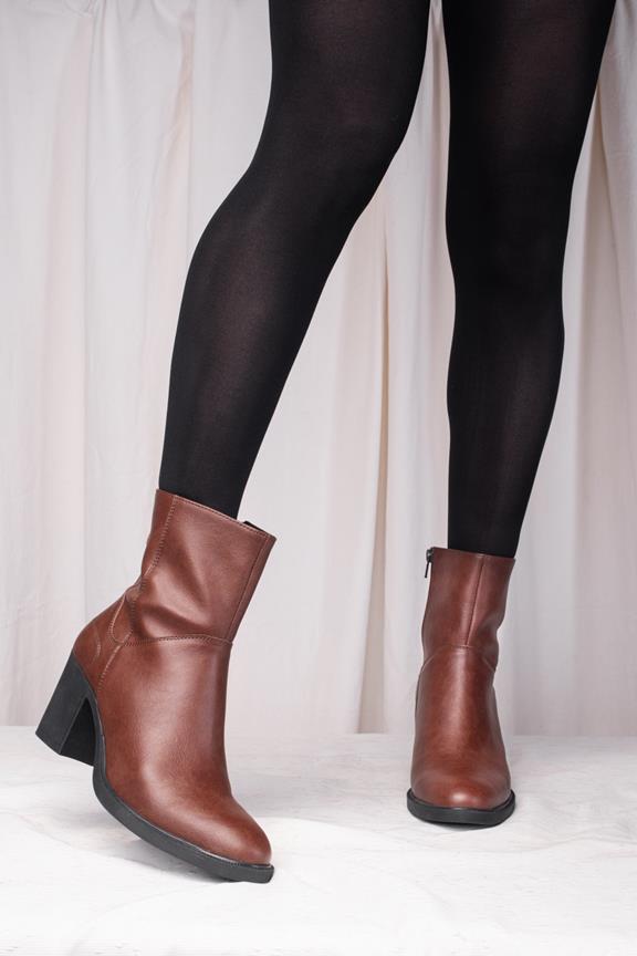 Boots Alicia Vegan Eco-Leather Brown from Shop Like You Give a Damn