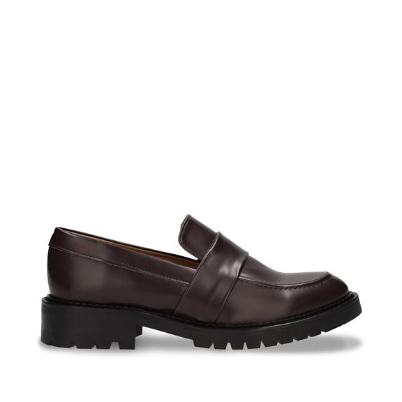 Loafers Elena Bruin via Shop Like You Give a Damn