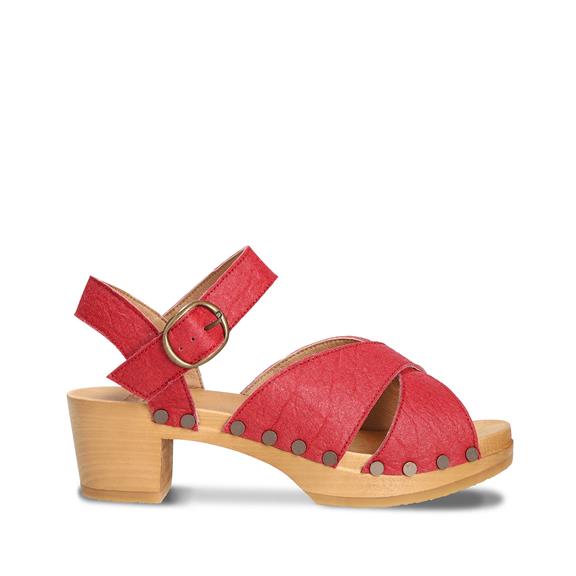 Sandalen Magnolia Rood via Shop Like You Give a Damn