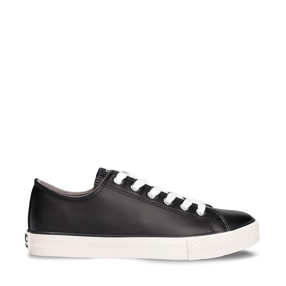 Sneakers Clove Black via Shop Like You Give a Damn