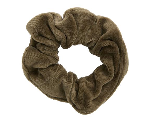 Scrunchies Nicky Olijfgroen via Shop Like You Give a Damn