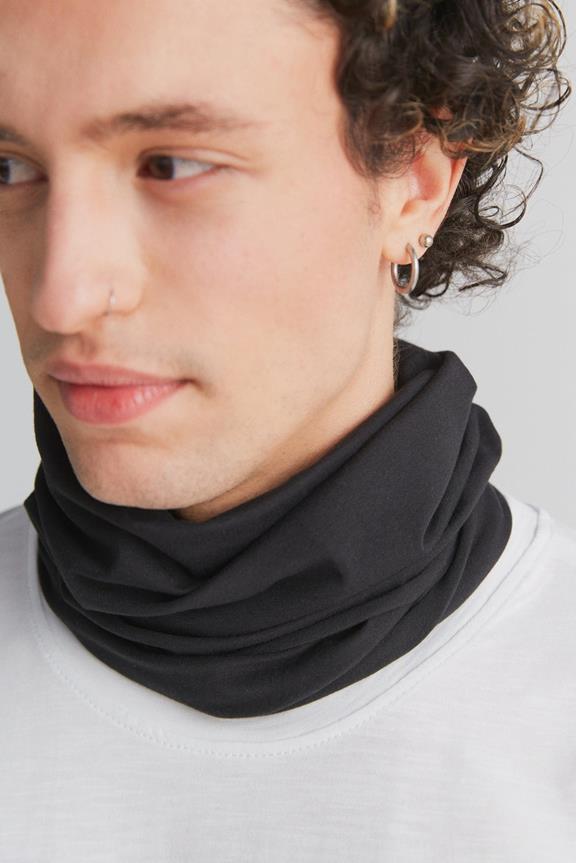 Tube Sjaal Unisex Zwart from Shop Like You Give a Damn