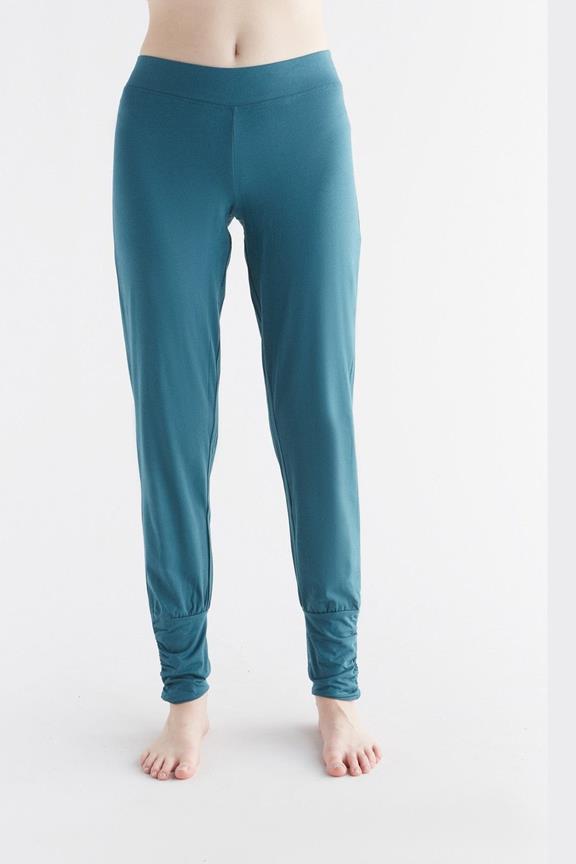 Yogabroek Stretch Bruinblauw via Shop Like You Give a Damn