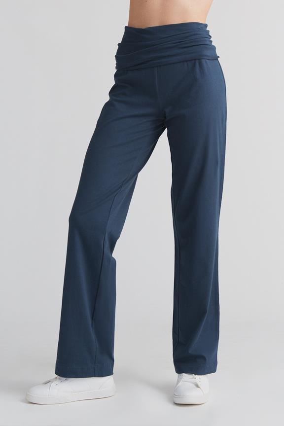 Broek Met Omslagband Marineblauw from Shop Like You Give a Damn