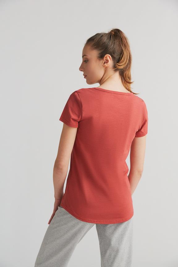 T-Shirt V-Hals FlammÃ© Terracotta from Shop Like You Give a Damn