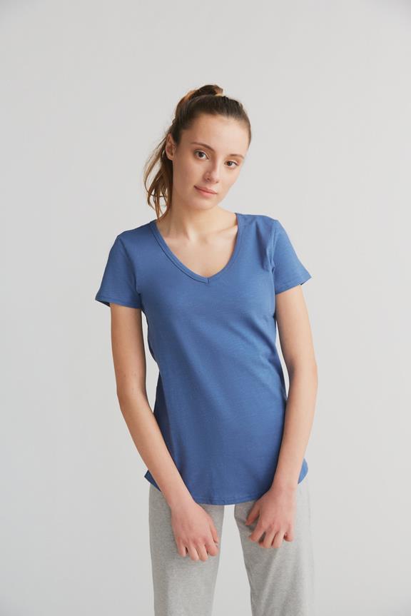 T-Shirt V-Hals FlammÃ© Gentiaanblauw via Shop Like You Give a Damn