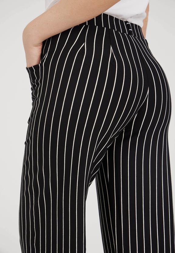 Losse Broek Crop Jersey Donna Zwarte Streep from Shop Like You Give a Damn