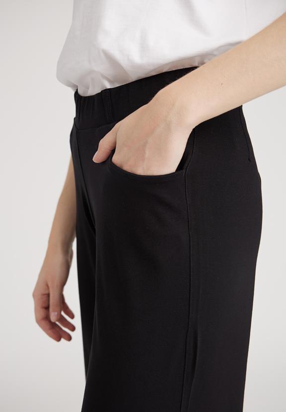 Losse Broek Crop Jersey Donna Zwart from Shop Like You Give a Damn