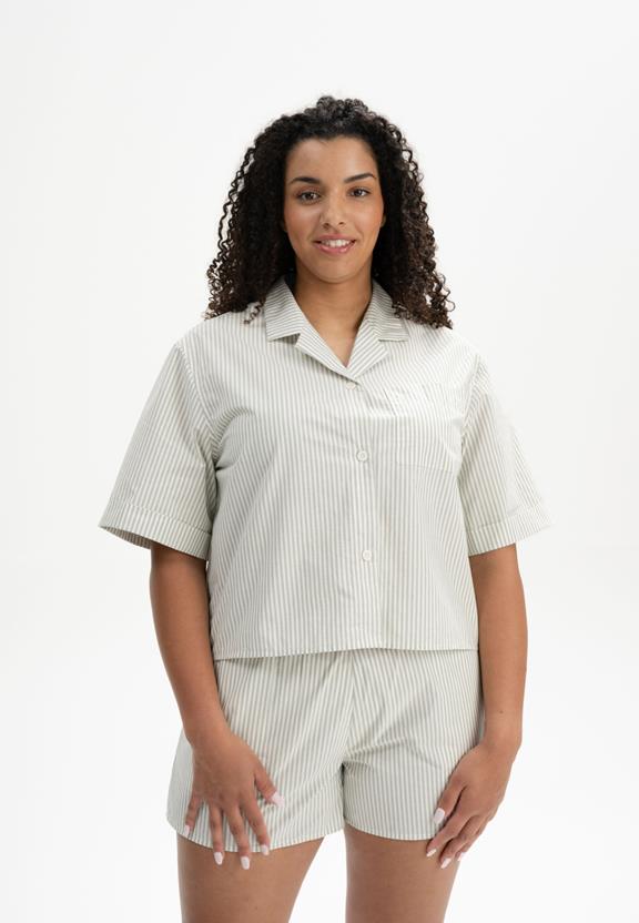 Pyjamashirt Hansika Gestreept Tijmgroen/Natuurlijk Wit via Shop Like You Give a Damn