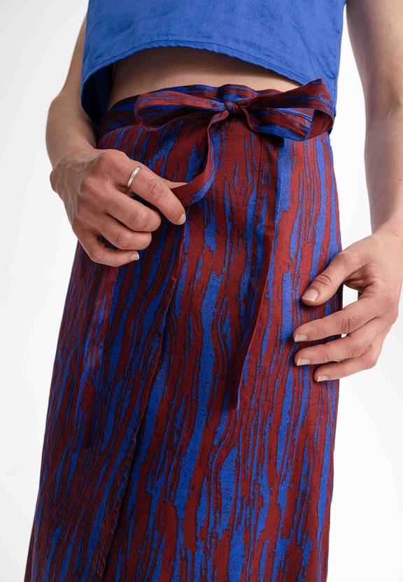 Wikkelrok Midi Ruchika Chai Brush Rood/Blauw from Shop Like You Give a Damn